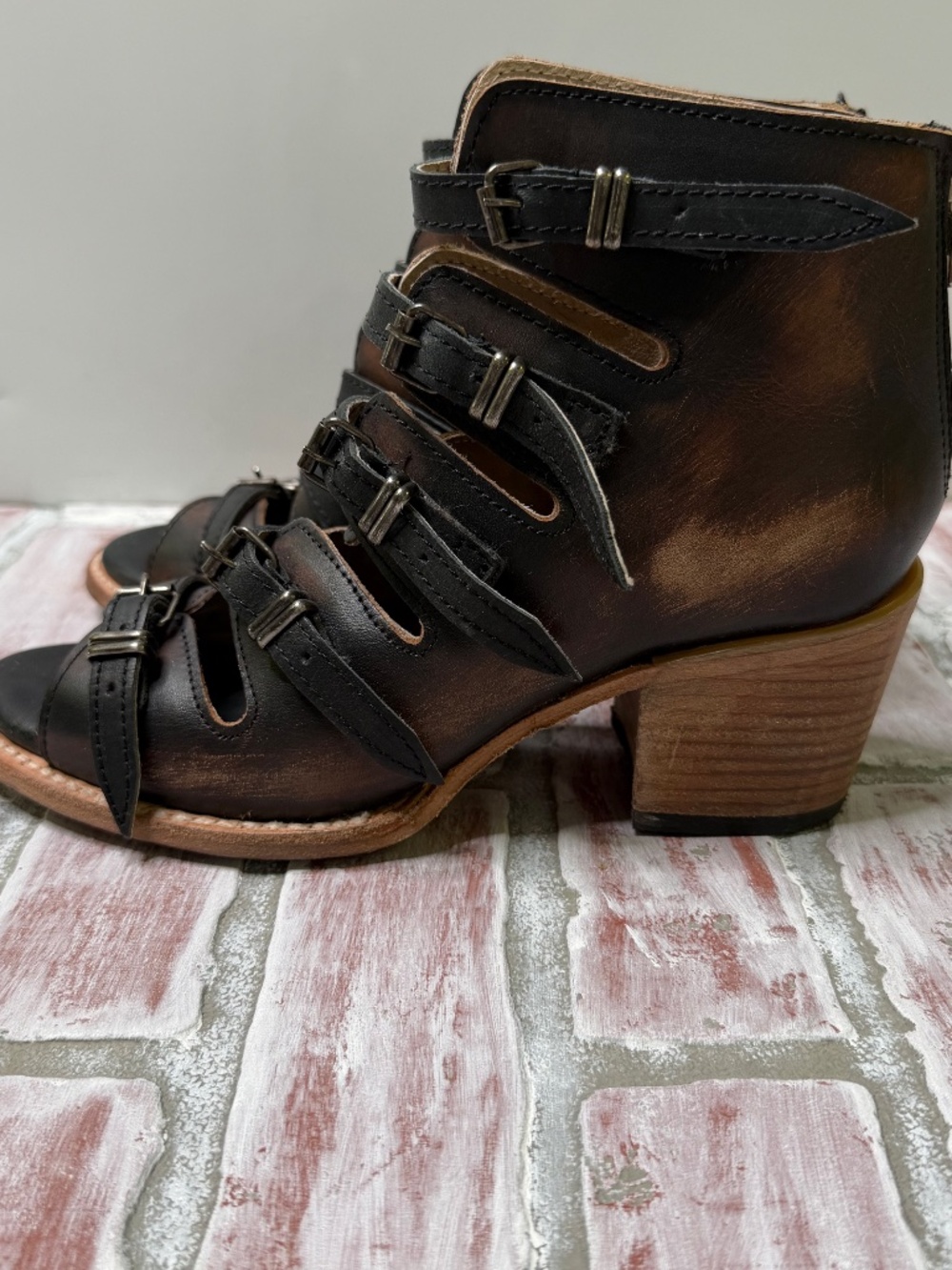 Freebird Size 8 Quinn Black Leather Multi Buckle Strappy Sandals - Picture 4 of 9
